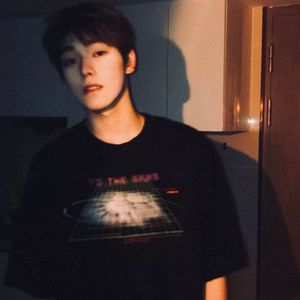 芈月光溜溜屁股被猛操调教骚屄
